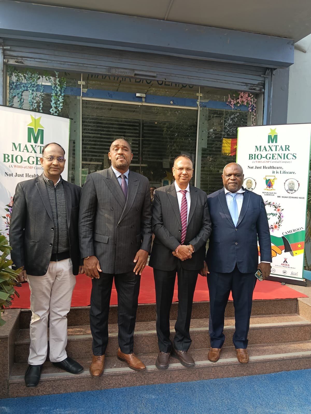 Cameroon dignitaries at Maxtar Bio-Genics entrance